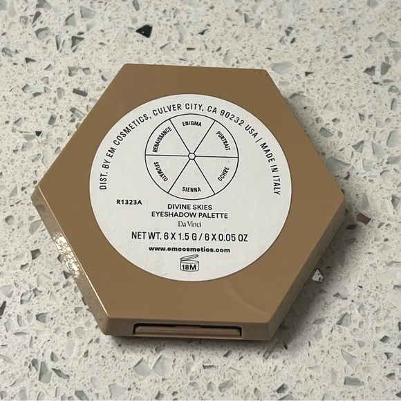 Em Cosmetics eye shadow palette - Picture 4 of 6